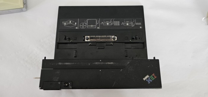 Docking Station Stație de andocare pentru laptop IBM Lenovo pentru seria ThinkPad T40 R50 X30 T30 R40 A30