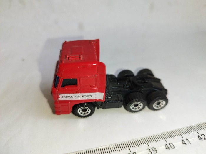 bnk jc Matchbox DAF 3300 Space Cab RAF - 1/86