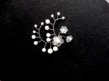 Ac de Par Mireasa Perle Argintate Handmade - Accesoriu Elegant Nunta, Flori Albe