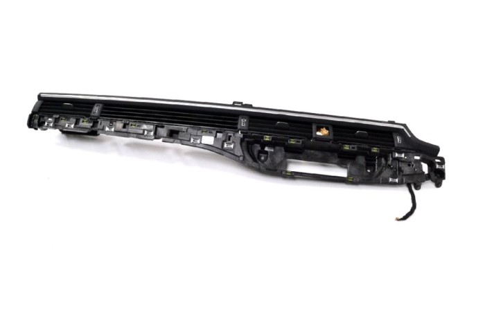 Gura de ventilație planșa de bord AUDI A4 8W2, B9 2016 OEM: 8W2820901C 11626427