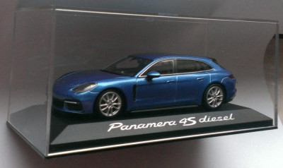 Macheta Porsche Panamera 4S Diesel Sport Turismo 2017 - Minichamps 1/43 foto