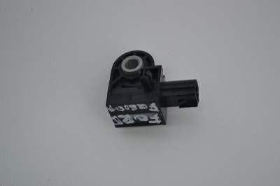 Senzor de impact dreapta spate FORD FUSION JU_ 2012 OEM: 150C4CF8DE2NB | 2358201 foto