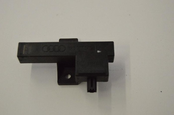 Antena VW TOUAREG 7P5 2014 OEM: 8K0907247 2109154