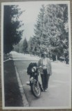 Doamna cu motocicleta// fotografie, Tusnad 1962