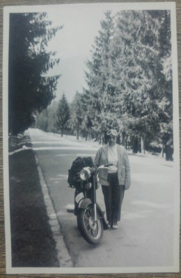 Doamna cu motocicleta// fotografie, Tusnad 1962 foto
