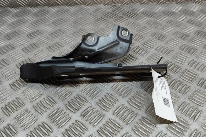 Balama capota dreapta față AUDI A6 4G2, C7, 4GC 2011 OEM: 4G8823302C 22751169