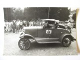 Rară! Fotografie originală 172 x 113 mm din anii 80 cu automobil de epoca participant la Raliul Automobile de Epoca