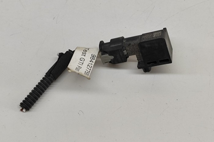 Senzor de impact st&acirc;nga față CITRO&Euml;N C4 III BA_, BB_, BC_ 2021 OEM: 9832977480 28860594