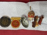 grup 5 insigne frumoase.Pentru decorare vestimentatie , sepci ,ghiozdane , geci , blugi frumusete si originalitate .