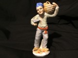 Decor / Vintage / Colectie - Bibelou din portelan perioada DDR / Muncitor !
