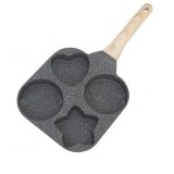 Cumpara ieftin Tigaie neagra 19 cm cu 4 compartimente, forme inima, stea si rotunde