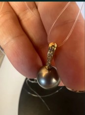 Pandantiv de colecție din aur cu perlă neagra de Tahiti si diamante