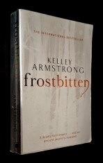 FROSTBITTEN * 10 th book of the series &#039;Women of the Otherworld&#039; - Kelley Armstrong, Orbit, 2012, fantasy novel, used