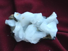 Specimen minerale - Frunze de florocalcit si siderit pe blenda (CC1-3)