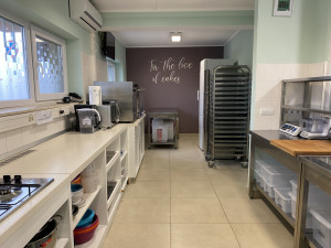 Laborator de cofetarie + masina frigorifica. Afacere la cheie | Okazii.ro