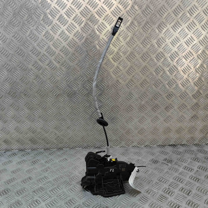 &Icirc;ncuietoare ușă dreapta față VW T-ROC A11 2023 OEM: 3J2837016A 30430878