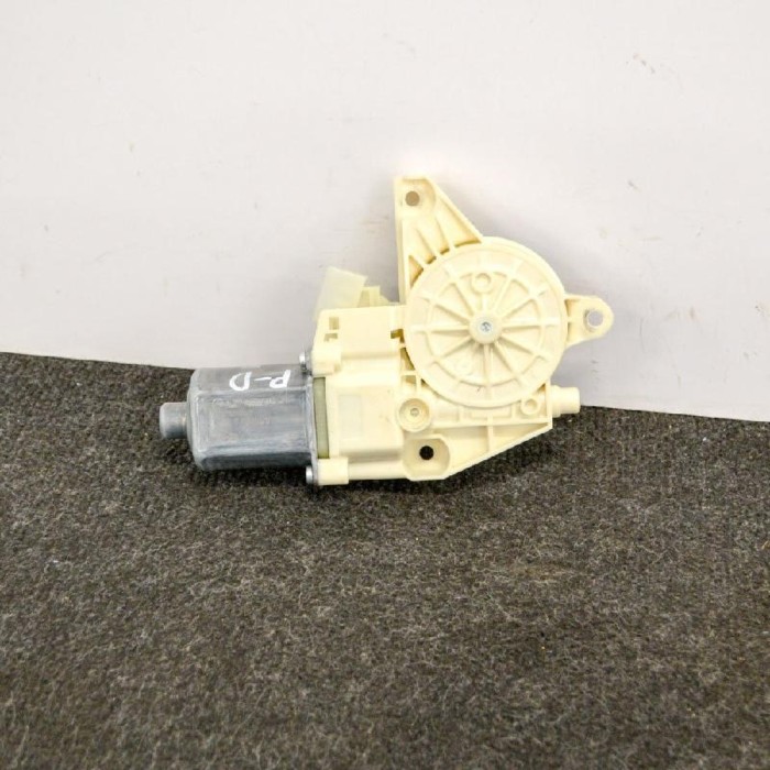 Motor macara geam ușă dreapta față MERCEDES-BENZ E W212 2015 OEM: A21290667020130822636 2589522