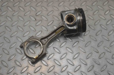 Piston VOLVO V40 Hatchback 2017 foto