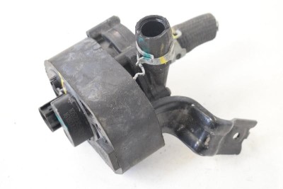 Pompa de apa auxiliara TESLA MODEL S 2016 OEM: 1057235-00,1057235-00-F 10821261 foto