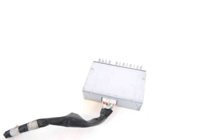 Amplificator de sunet TOYOTA PRIUS _W3_ 2012 OEM: 86100-47100