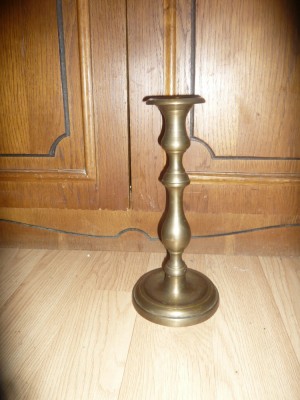 Sfesnic din bronz sec.XIX , h= 28 cm foto