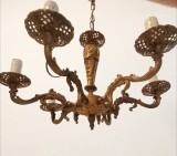 Candelabru antic din bronz cu 6 brațe ,piesa cu o lucrătură de o foarte mare finețe, impact vizual deosebit
