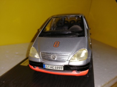 bnk jc Maisto - Mercedes Benz A Class Design Hakkinen - 1/18 foto