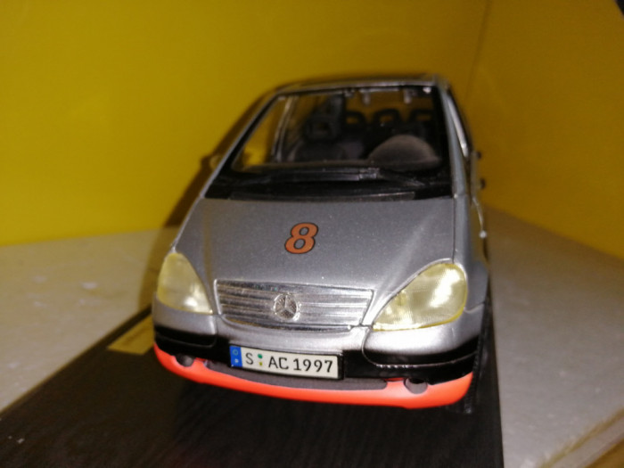 bnk jc Maisto - Mercedes Benz A Class Design Hakkinen - 1/18