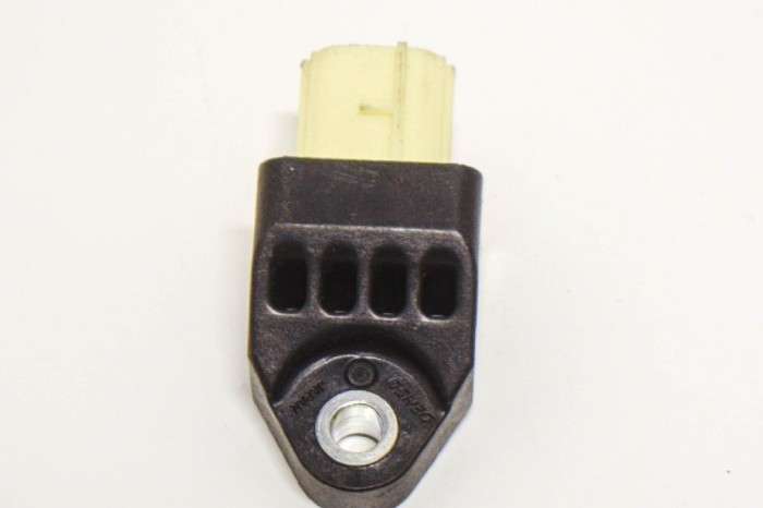 Senzor de impact lateral st&acirc;nga TOYOTA PRIUS _W3_ 2012 OEM: 89831-28020 11121798