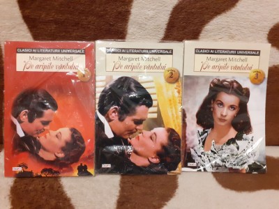 PE ARIPILE VANTULUI-MARGARET MITCHELL (3 VOL) foto