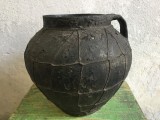 Arta / Traditie - Oala veche taraneasca cu maner ,, imbracata ,, cu sarma realizata in Moldova secolul XIX model deosebit de colectie !