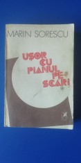myh 544 - MARIN SORESCU - USOR CU PIANUL PE SCARI - CRONICI LITERARE - ED 1985