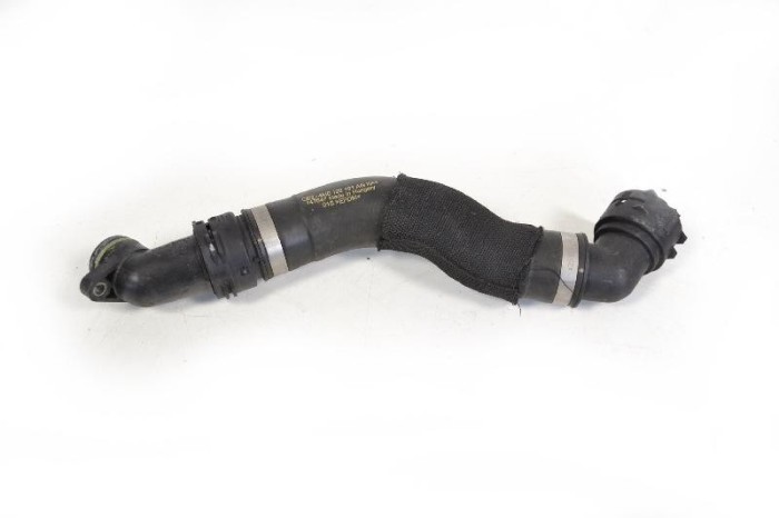 Furtun radiator răcire dreapta AUDI Q7 4M 2016 OEM: 4M0122101 3709255