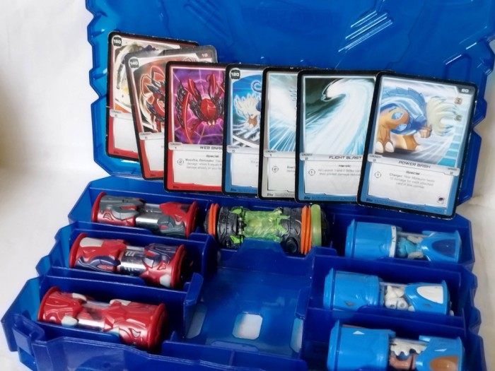 bnk jc Monsuno - Carry Case cu 7 figurine