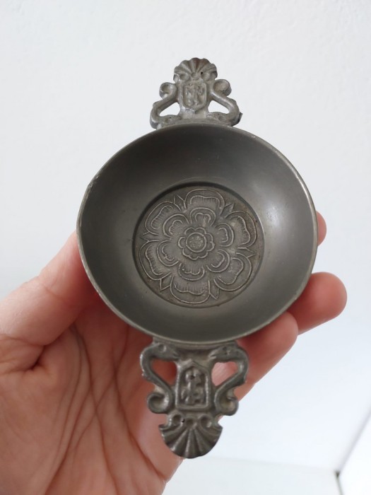 Vas mic metalic (aliaj cositor / pewter) vintage, 7cm diametru