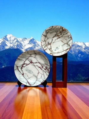 Set veselă ceramic cu design marmorat elegant foto