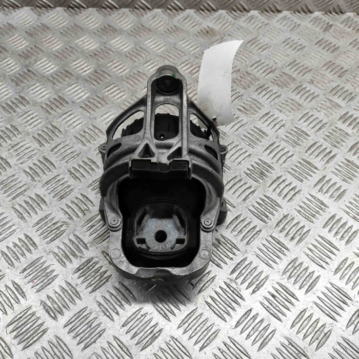 Suport motor dreapta AUDI Q7 4M 2016 OEM: 4M0199372C 32045262