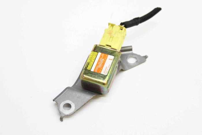 Senzor de impact st&acirc;nga spate LEXUS RX _U3_ 2007 OEM: 89834-48010 | 2637955