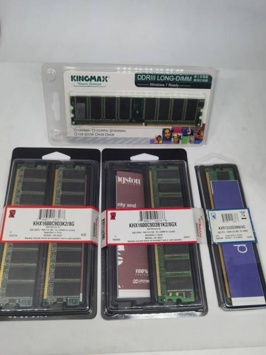 Lot 4 cutii cu memorie rami, modele mai vechi. Unitate PC de colectie, anii 2000
