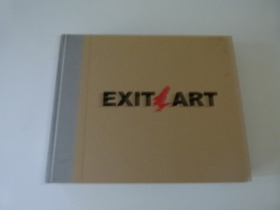 Exit art foto