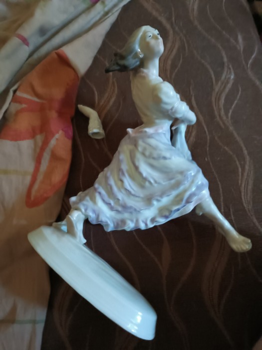 Herendi tiganca dansatoare extrem rar cu defect
