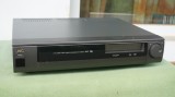Video recorder VHS marca JVC model HR-D990