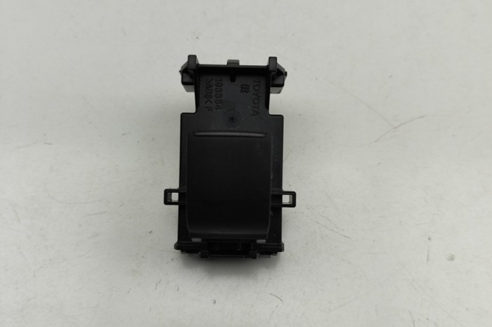 Buton geam ușă st&acirc;nga față TOYOTA YARIS CROSS MXP_ 2024 OEM: 84810-02260 | 31547361