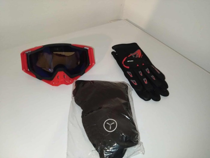 Set accesorii off road:cagula,ochelari,manusi,produse noi