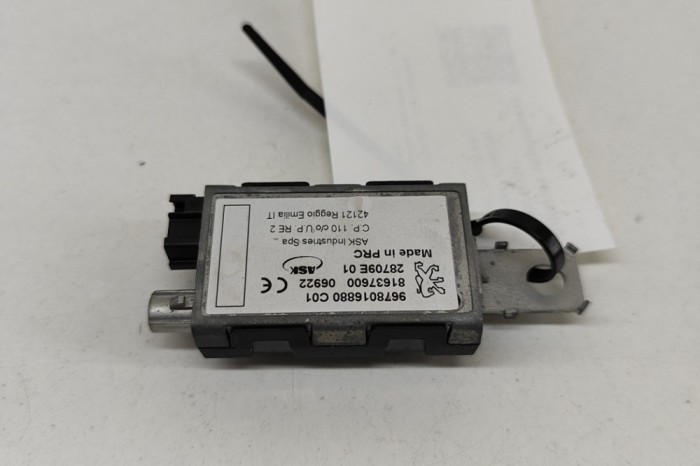 Amplificator de antena CITRO&Euml;N DS7 Crossback 2023 OEM: 9678016880 27959547
