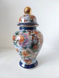 Vază/decor tip ginger jar chinezesc vintage, porțelan colorat cu detalii aurii, cu capac &ndash; 27 cm