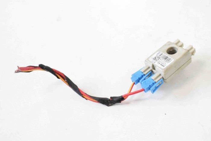 Amplificator de antena BMW 7 F01, F02 2012 OEM: 9118261