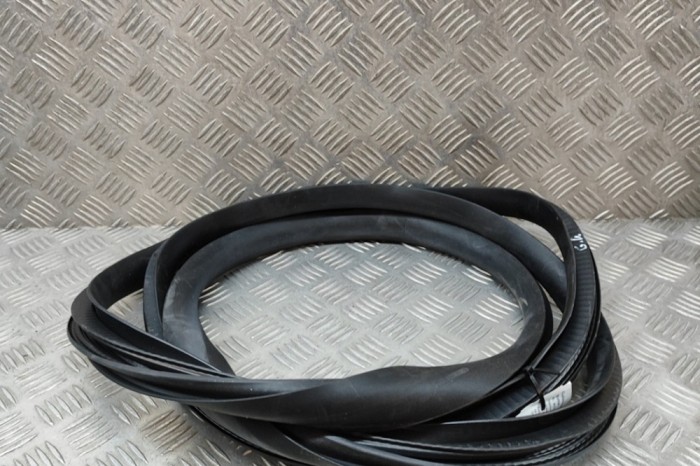 Garnitura ușă dreapta spate TESLA MODEL Y 2022 OEM: 1497676-00-D | 23132566