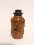 Vas ceramic vintage borcan pentru tabac / tabacco, Franta, gresie de Beauvais, cu capac de aliaj, sf secol XIX - inceput secol XX