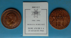 Medalie Regele MIHAI 50 de ani de la 23 August 1944 medalia insotita de Brevet foto